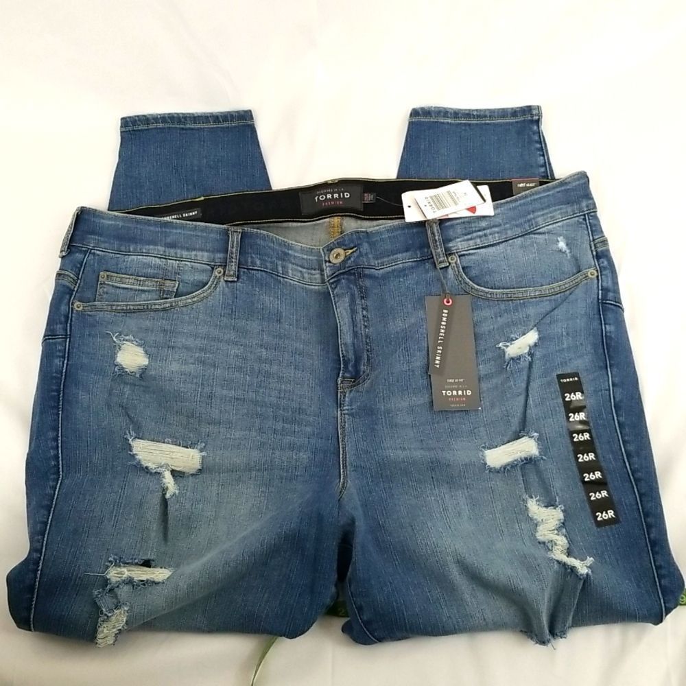 Torrid Bombshell Skinny Jeans NWT SIZE‎ 26.  0094